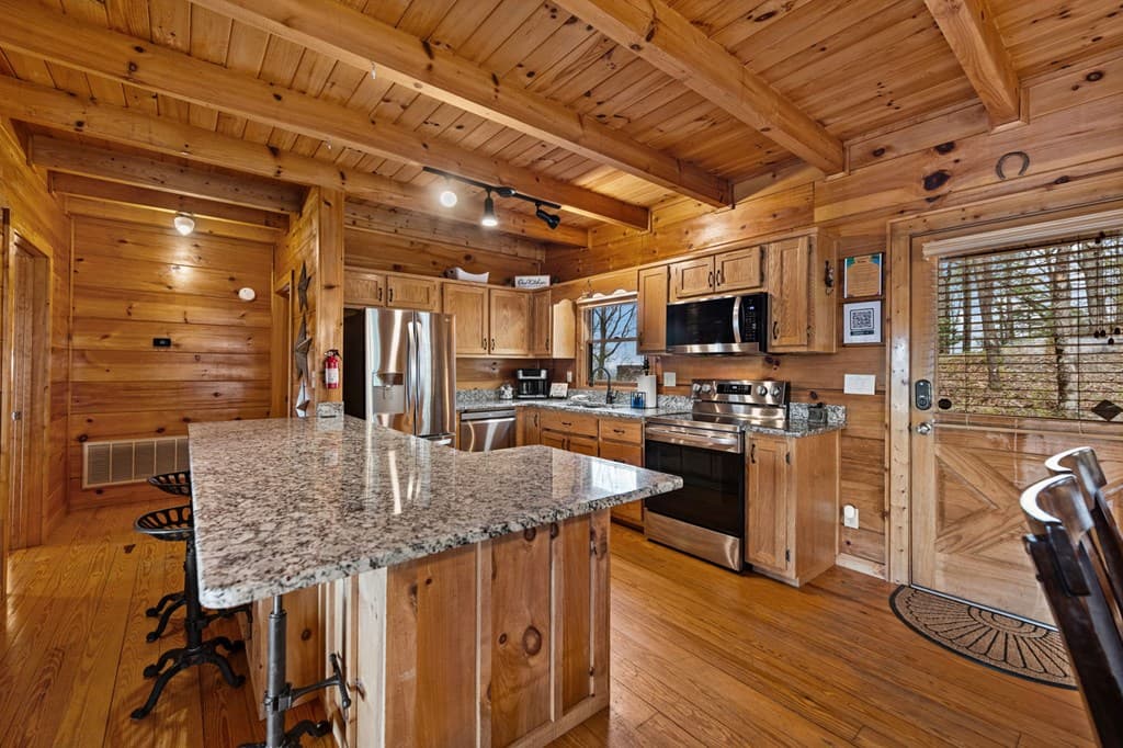 890 Brittney Drive, Blue Ridge GA 30513 - Photo