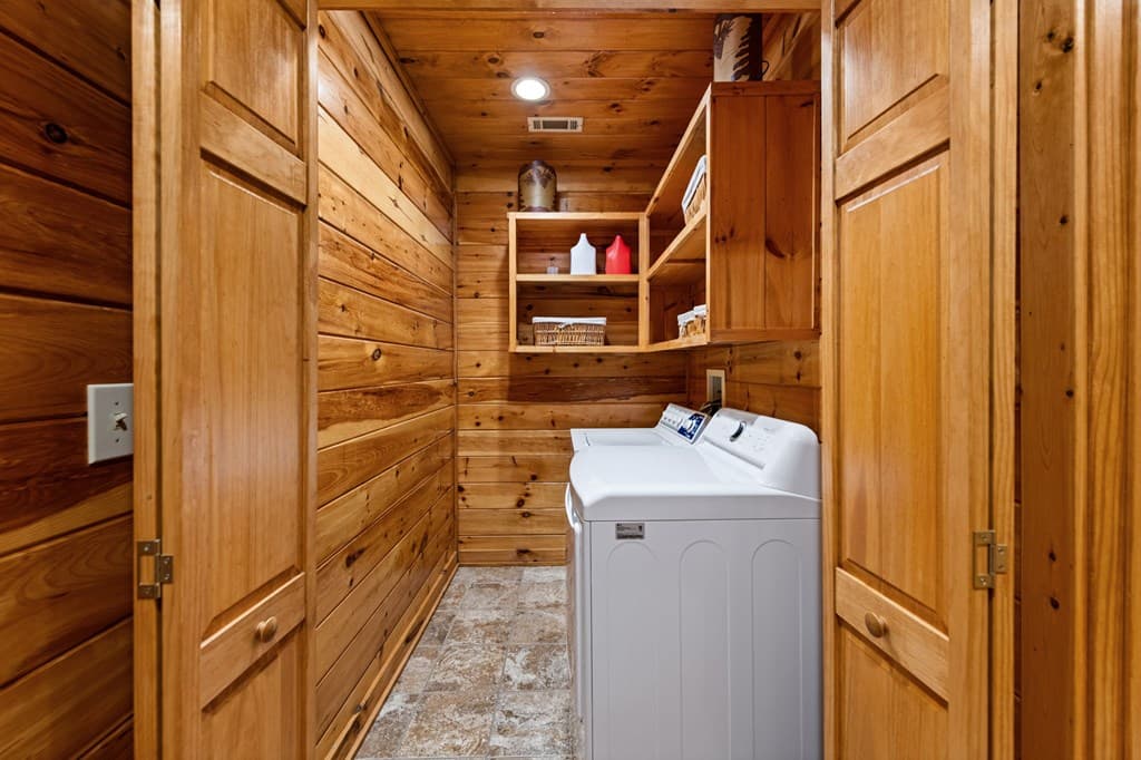 890 Brittney Drive, Blue Ridge GA 30513 - Photo