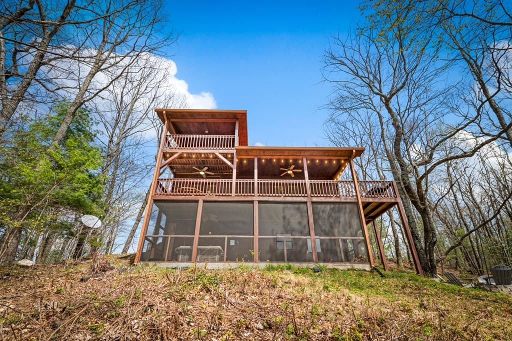 890 Brittney Drive, Blue Ridge GA 30513 - Photo