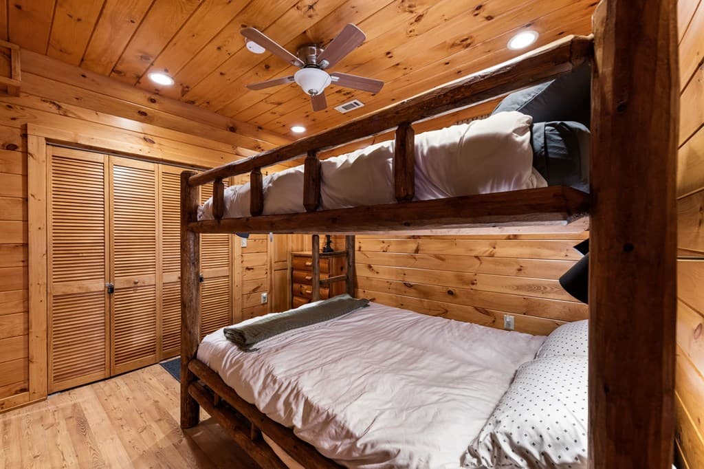 890 Brittney Drive, Blue Ridge GA 30513 - Photo