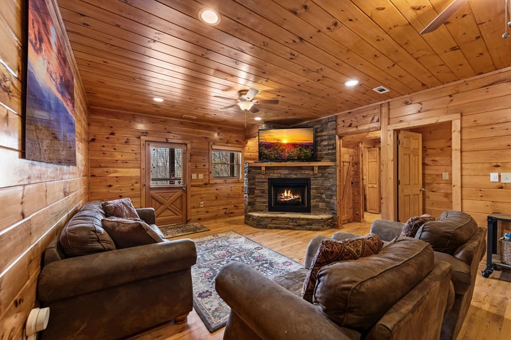 890 Brittney Drive, Blue Ridge GA 30513 - Photo
