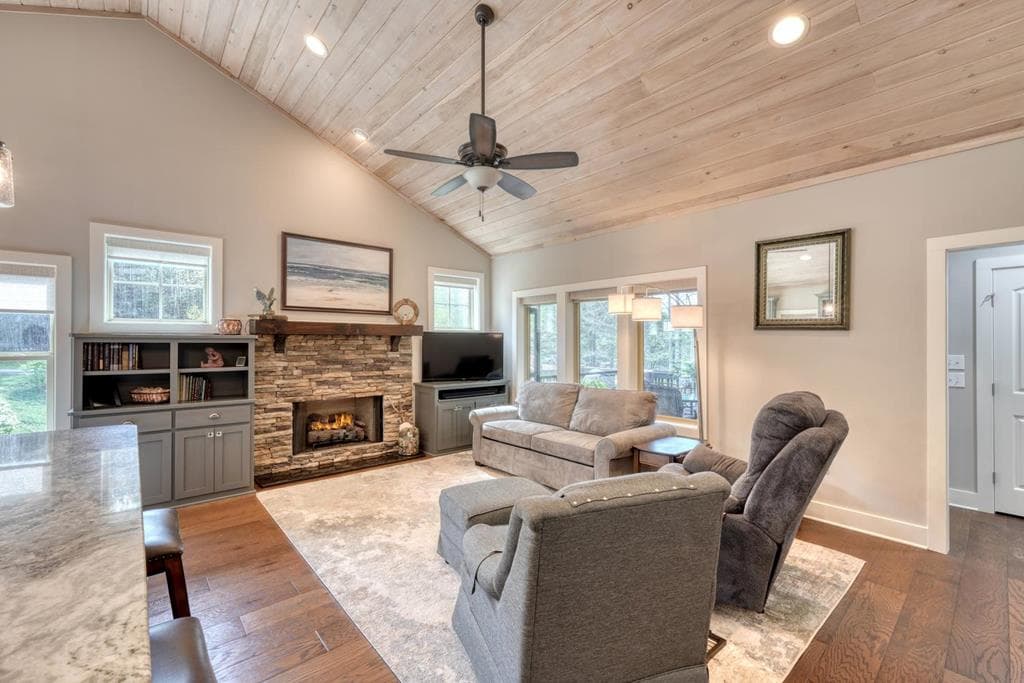 338 Meadow Brooke Drive, Young Harris GA 30582 - Photo