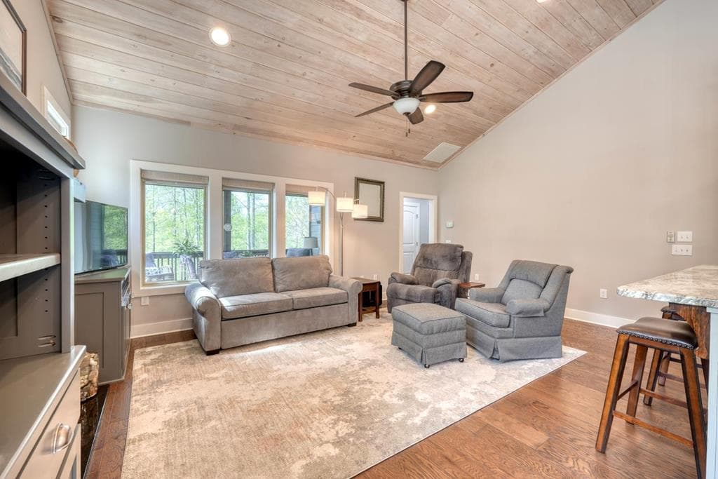 338 Meadow Brooke Drive, Young Harris GA 30582 - Photo