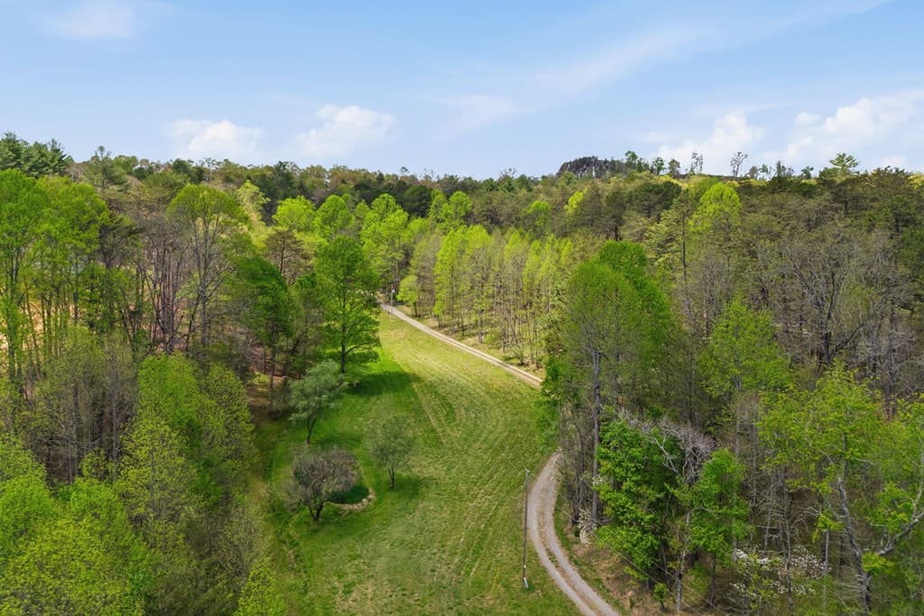 2685 Messer Road, Young Harris GA 30582 - Photo
