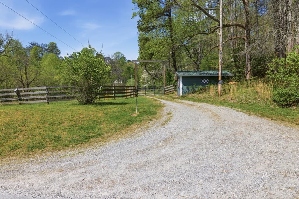 2685 Messer Road, Young Harris GA 30582 - Photo