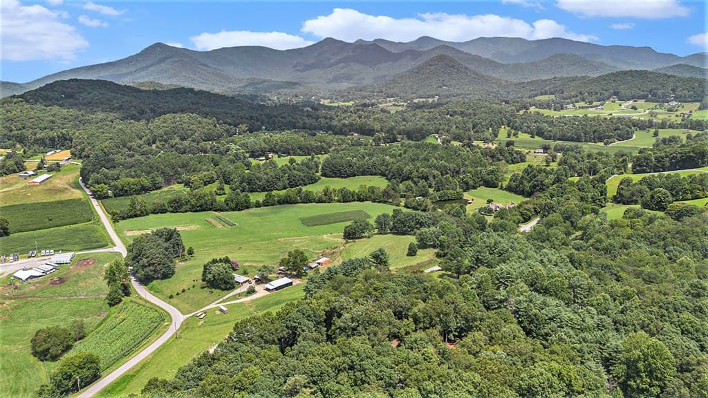 74 Timber Lane, Blairsville GA 30512 - Photo