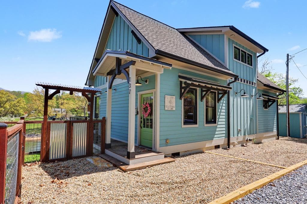 137 Kilmoore Lane, Hayesville NC 28904 - Primary photo