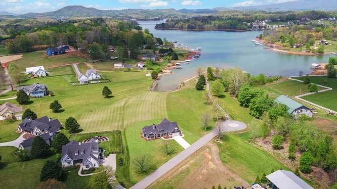 317 Bell Creek Cove Road, Hiawassee GA 30546 - Photo