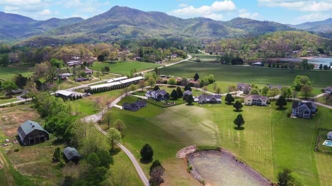 317 Bell Creek Cove Road, Hiawassee GA 30546 - Photo