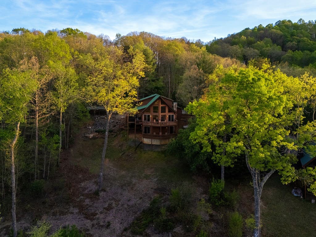 431 Sunrock Mountain Road, Blue Ridge GA 30513 - Photo