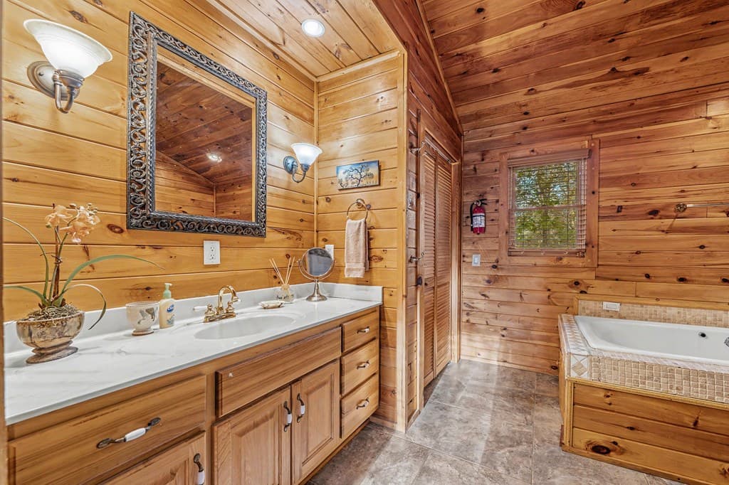 431 Sunrock Mountain Road, Blue Ridge GA 30513 - Photo