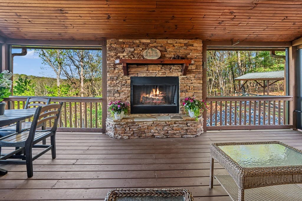431 Sunrock Mountain Road, Blue Ridge GA 30513 - Photo