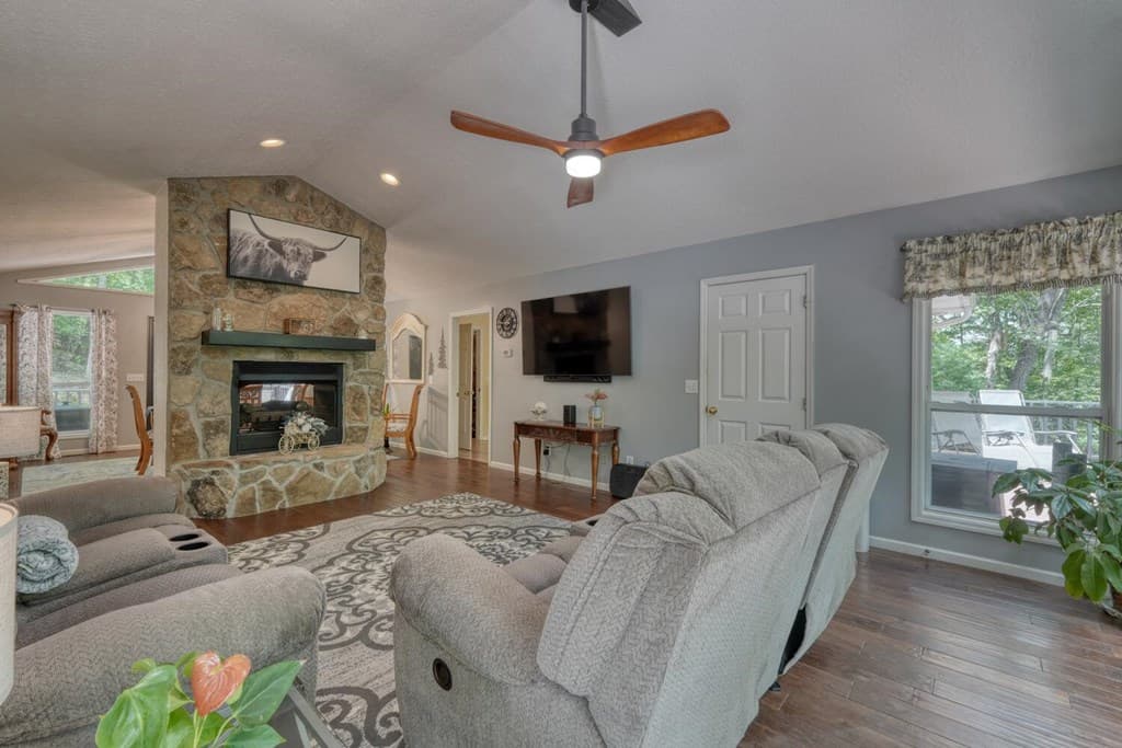 70 Martys Drive, Blairsville GA 30512 - Photo