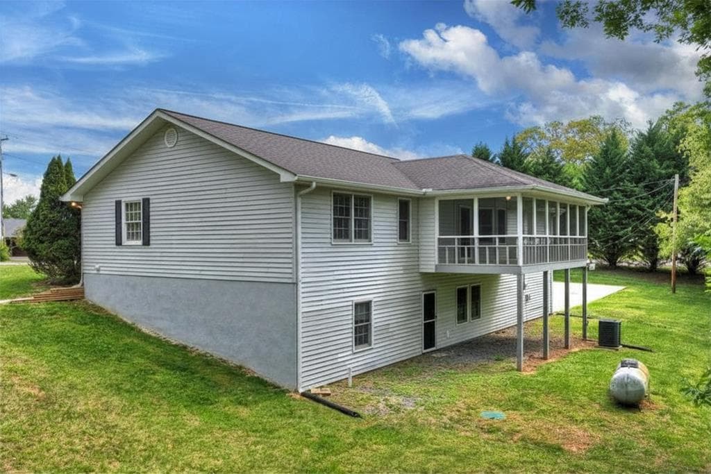 380 Lavista Drive, Blue Ridge GA 30513 - Photo