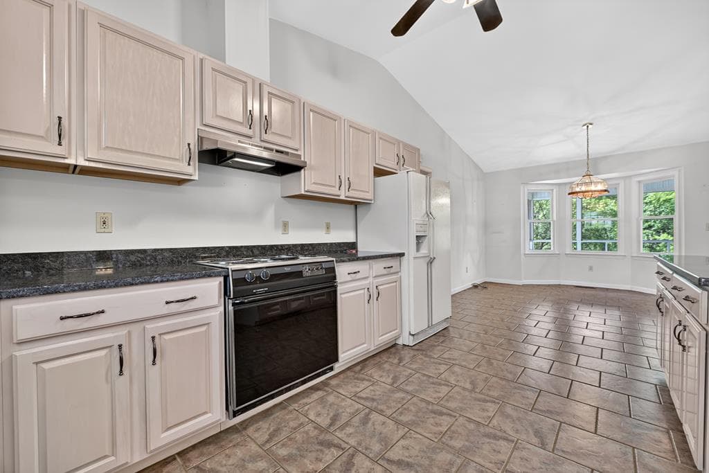 380 Lavista Drive, Blue Ridge GA 30513 - Photo