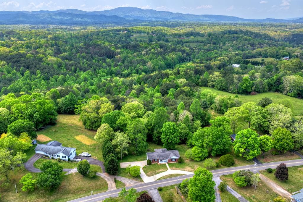 380 Lavista Drive, Blue Ridge GA 30513 - Photo