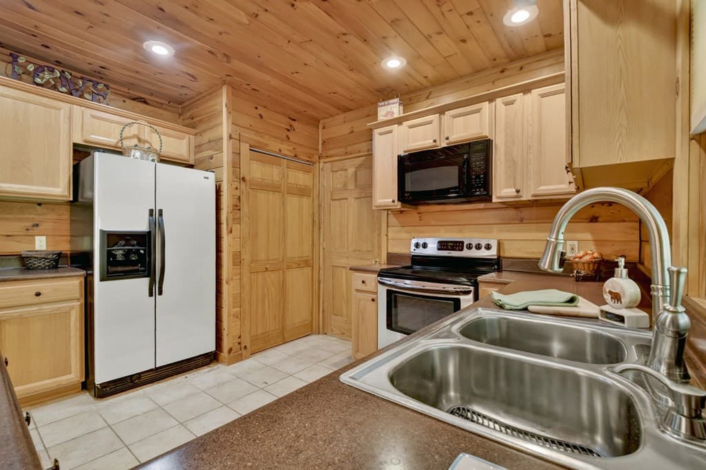 76 E Bevan Lane, Blue Ridge GA 30513 - Photo