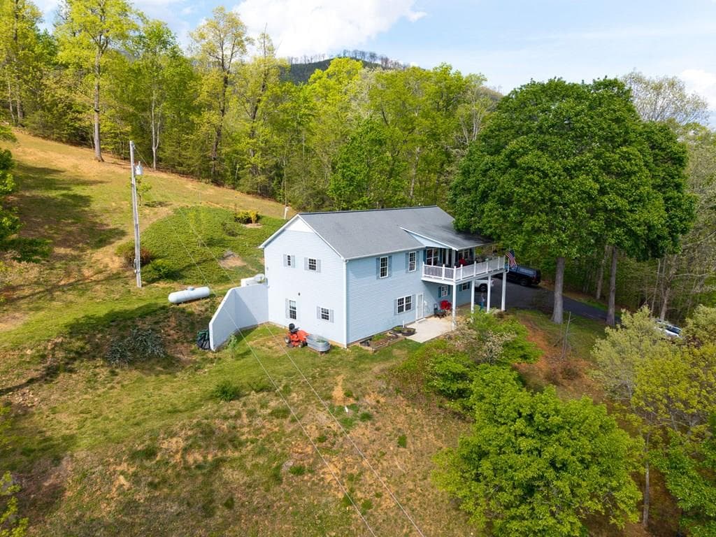619 Pounding Mill Loop, Hayesville NC 28904 - Primary photo
