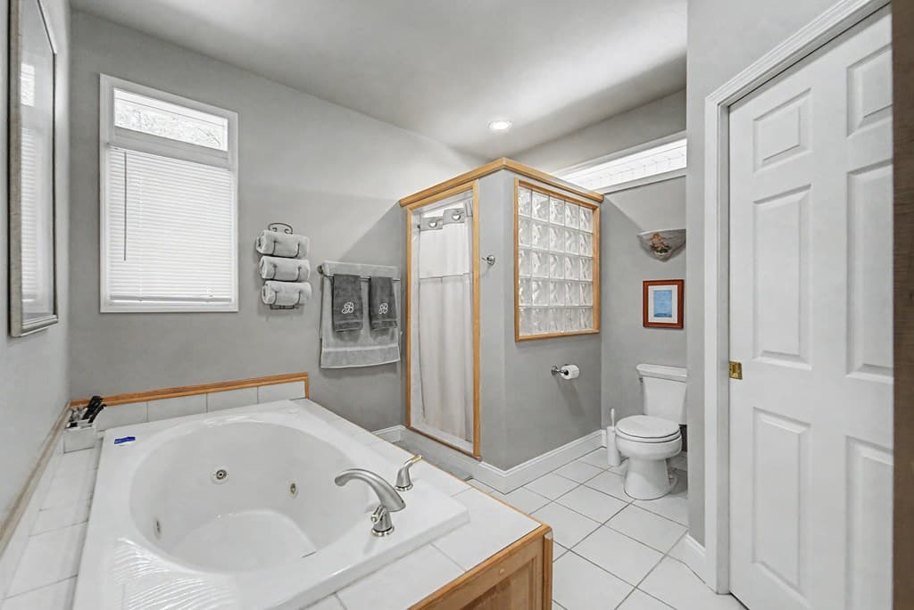 218 Lakeshore Drive, Hayesville NC 28904 - Photo