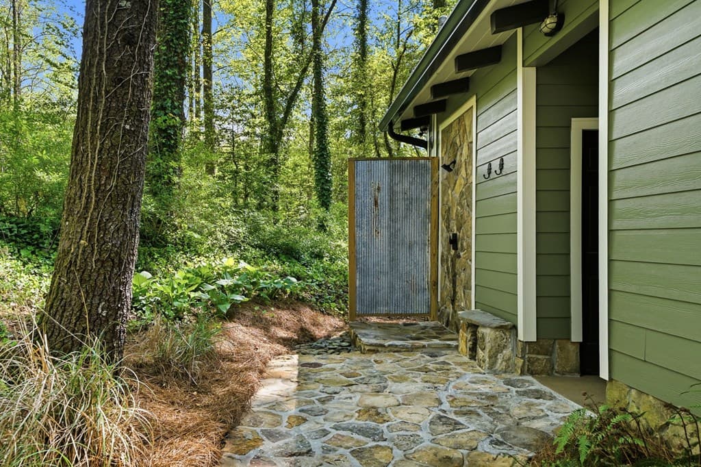 10758 Chatsworth Hwy, Ellijay GA 30540 - Photo