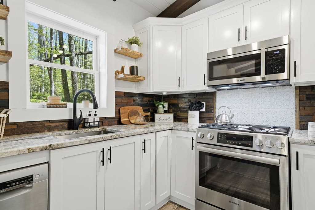 10758 Chatsworth Hwy, Ellijay GA 30540 - Photo
