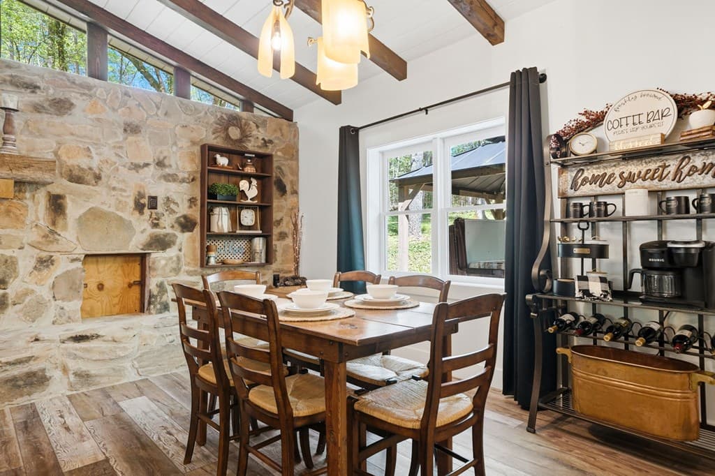10758 Chatsworth Hwy, Ellijay GA 30540 - Photo