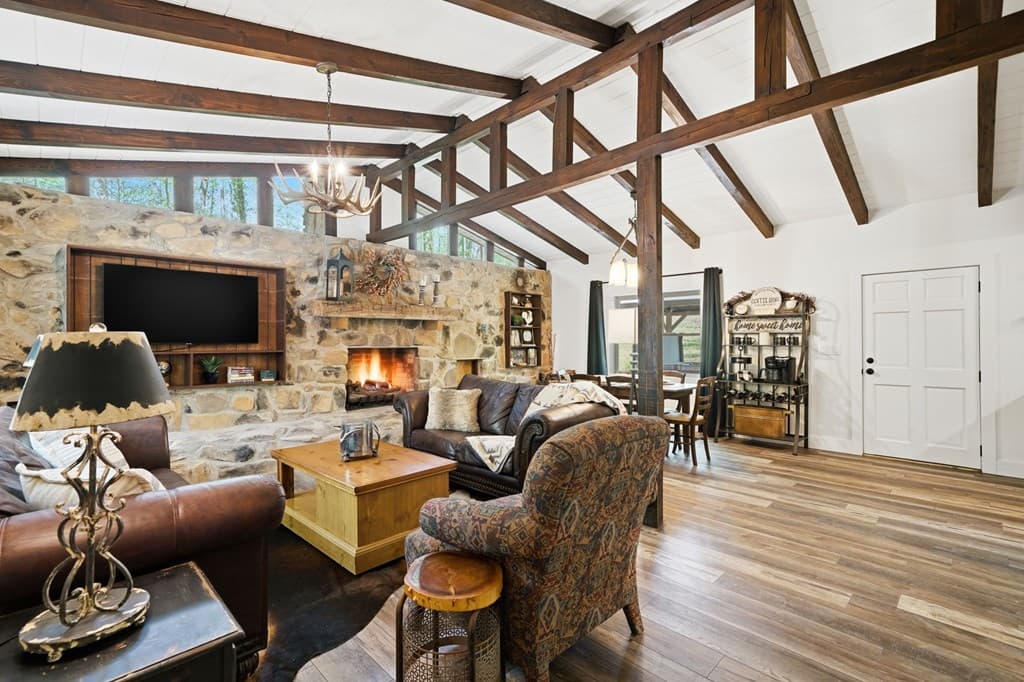 10758 Chatsworth Hwy, Ellijay GA 30540 - Photo