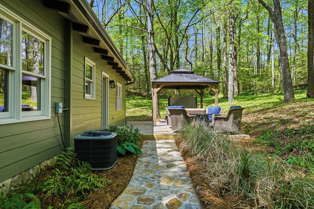 10758 Chatsworth Hwy, Ellijay GA 30540 - Photo
