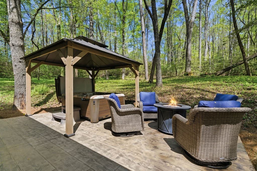 10758 Chatsworth Hwy, Ellijay GA 30540 - Photo