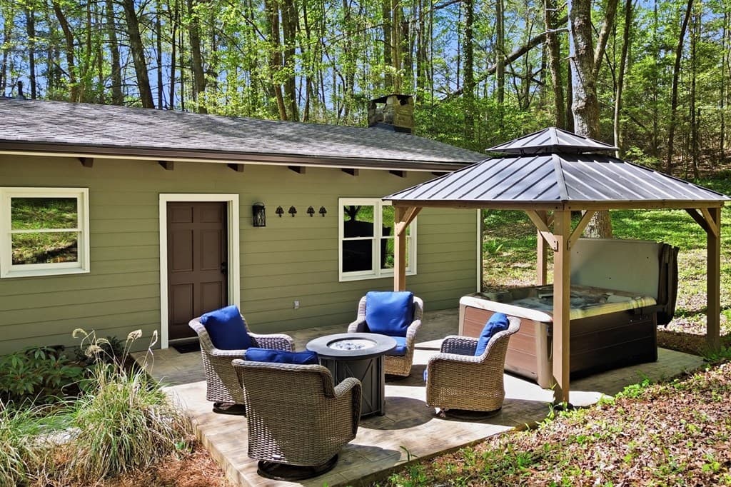 10758 Chatsworth Hwy, Ellijay GA 30540 - Photo