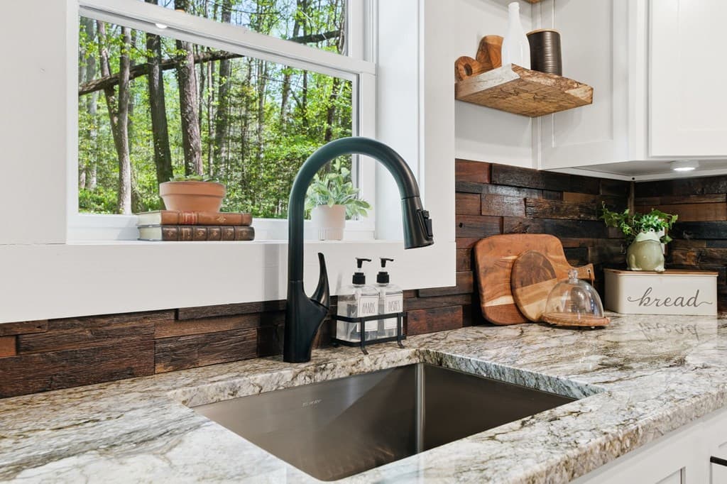 10758 Chatsworth Hwy, Ellijay GA 30540 - Photo
