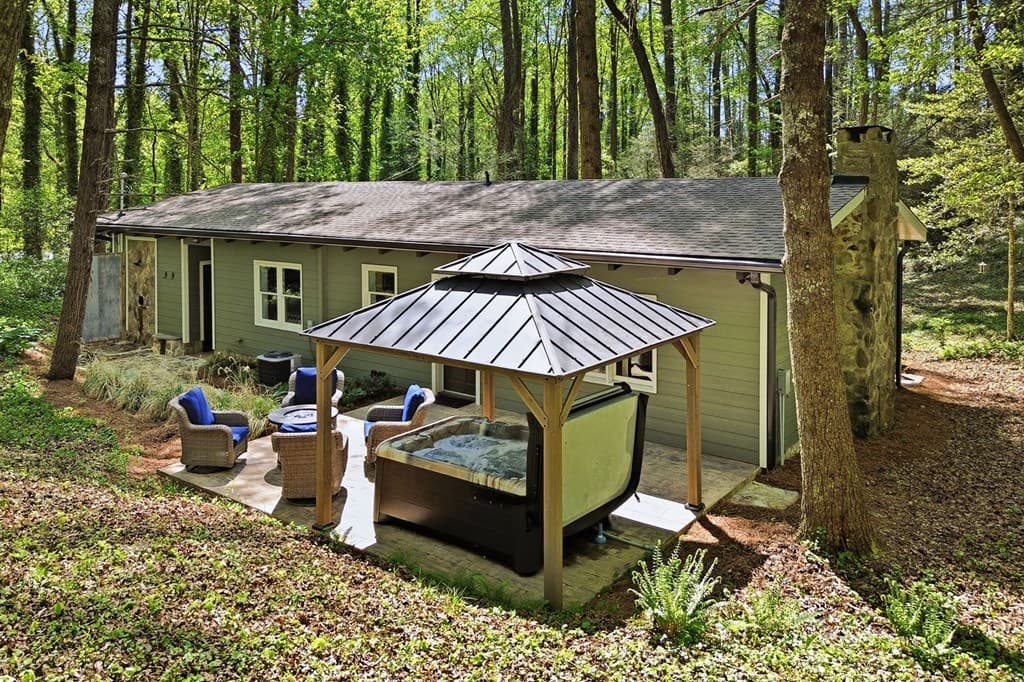10758 Chatsworth Hwy, Ellijay GA 30540 - Photo