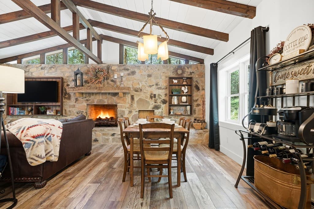10758 Chatsworth Hwy, Ellijay GA 30540 - Photo