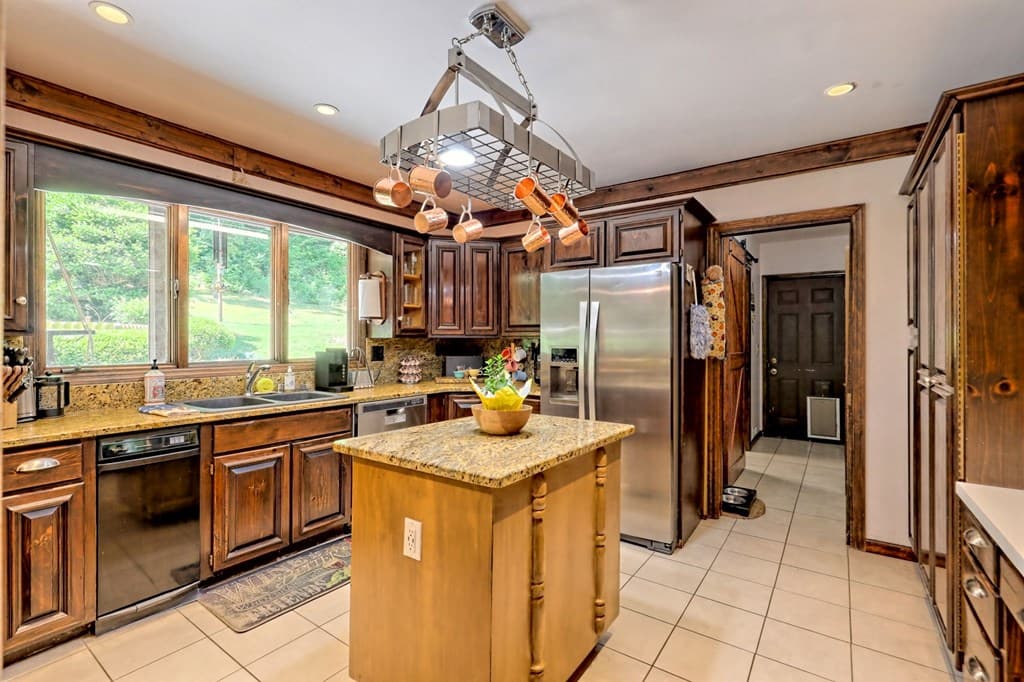 192 Brookwood Drive, Blairsville GA 30512 - Photo