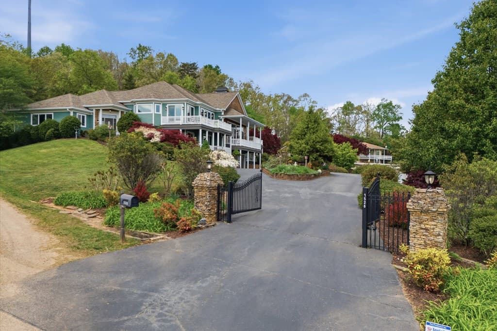 1526 Cedar View Lane, Hiawassee GA 30546 - Photo