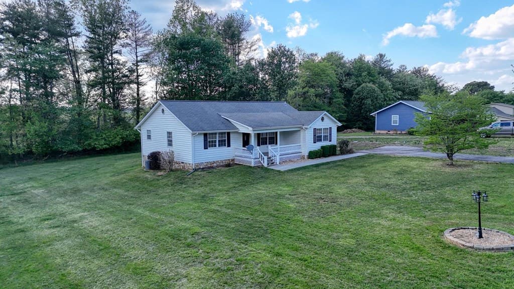 1013 Bradley Road, Blairsville GA 30512 - Photo