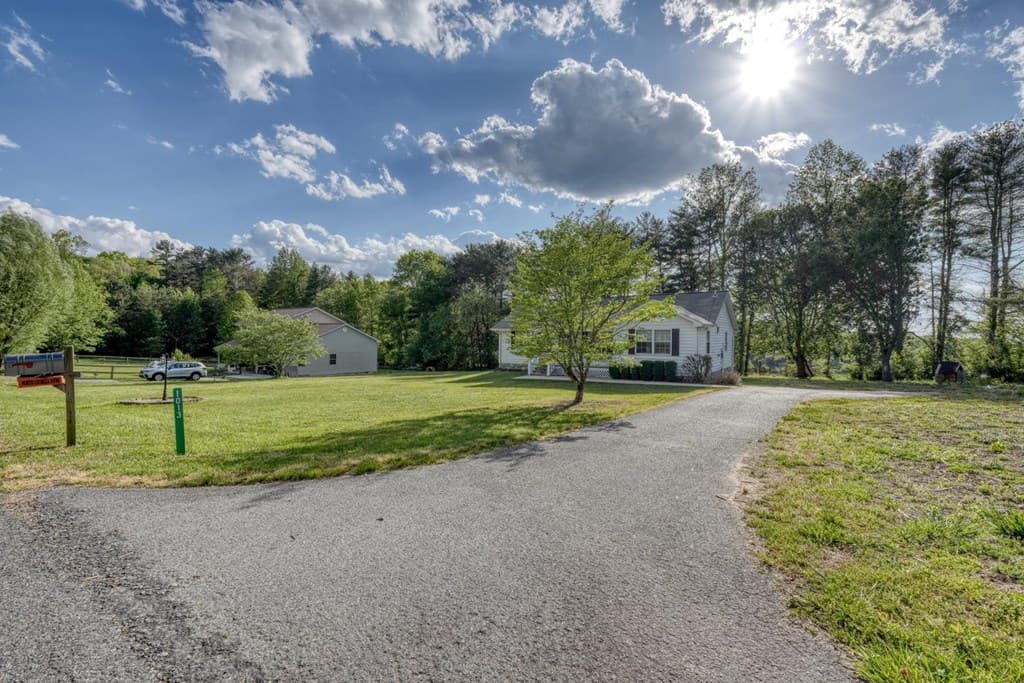 1013 Bradley Road, Blairsville GA 30512 - Photo