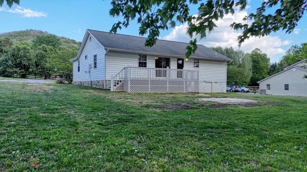 1013 Bradley Road, Blairsville GA 30512 - Photo