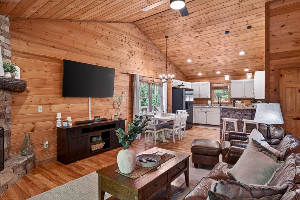 564 Weaver Creek Lane, Blue Ridge GA 30513 - Photo