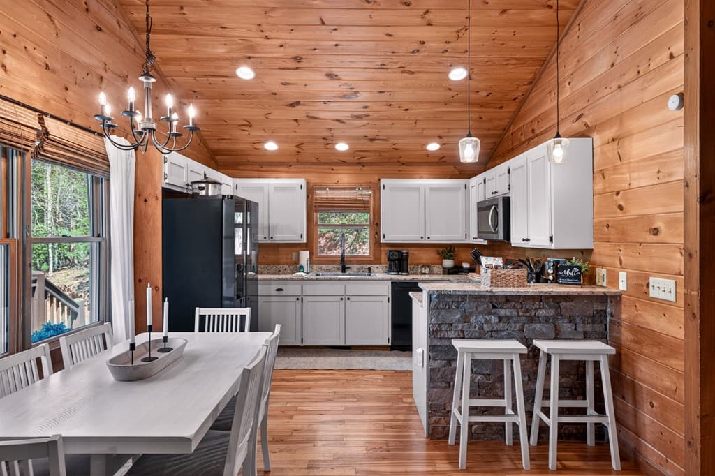 564 Weaver Creek Lane, Blue Ridge GA 30513 - Photo