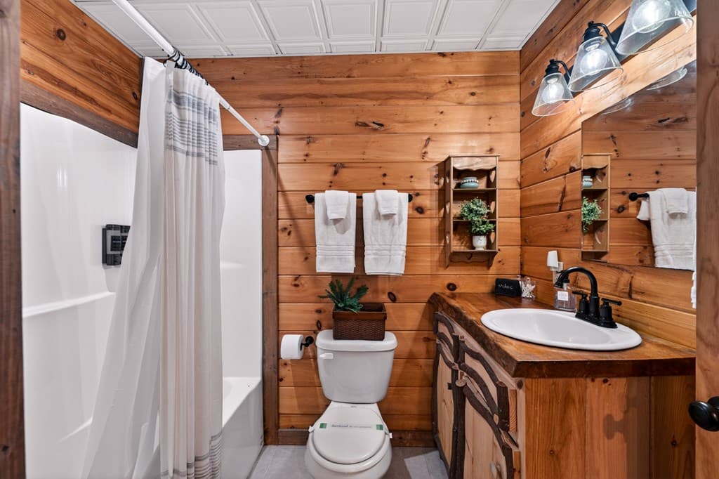 564 Weaver Creek Lane, Blue Ridge GA 30513 - Photo
