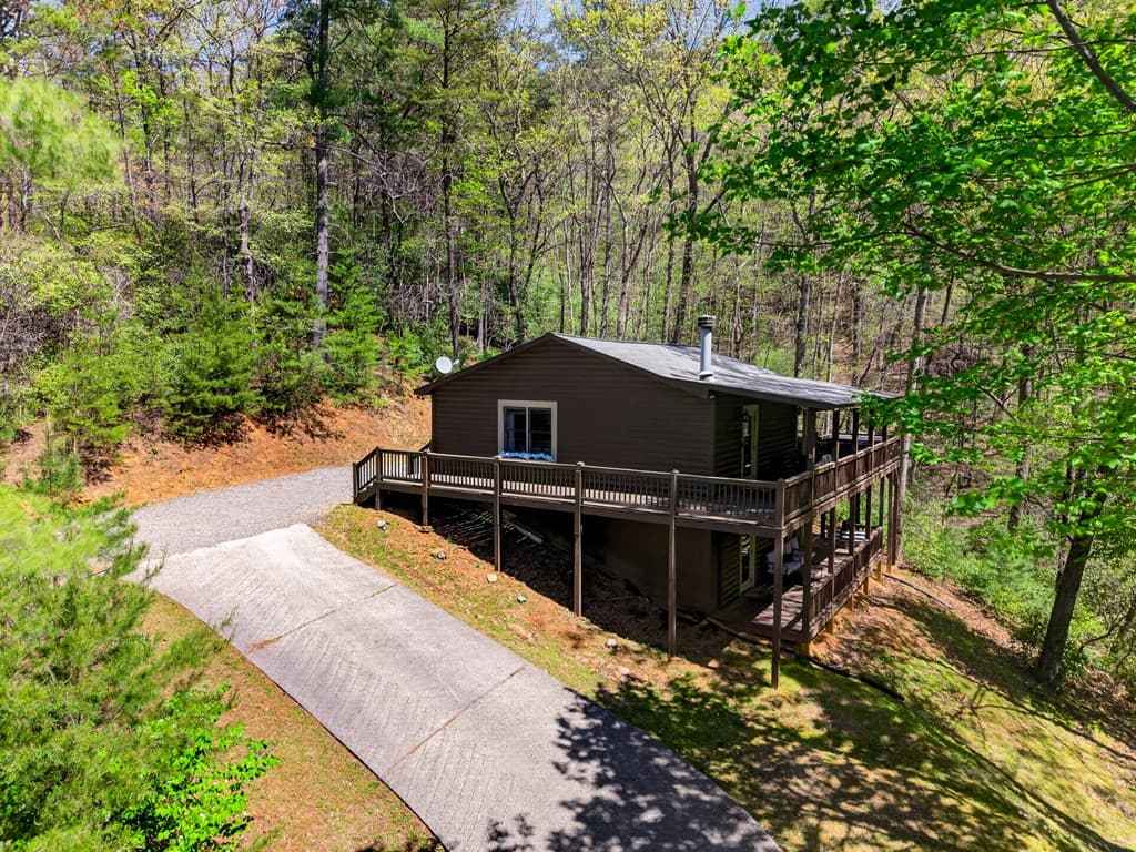 564 Weaver Creek Lane, Blue Ridge GA 30513 - Photo