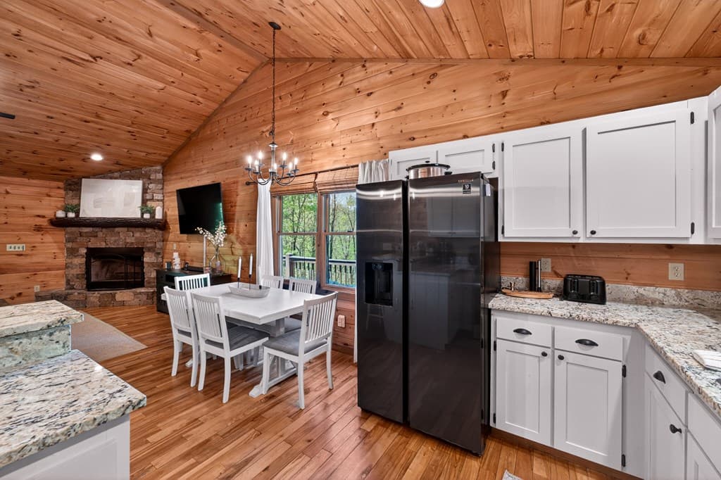 564 Weaver Creek Lane, Blue Ridge GA 30513 - Photo