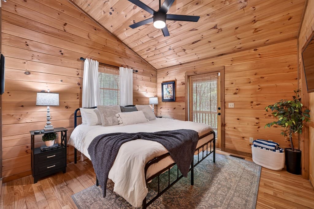 564 Weaver Creek Lane, Blue Ridge GA 30513 - Photo