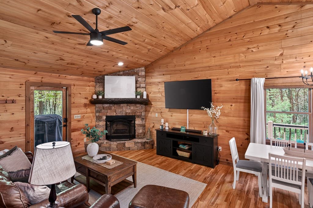 564 Weaver Creek Lane, Blue Ridge GA 30513 - Photo