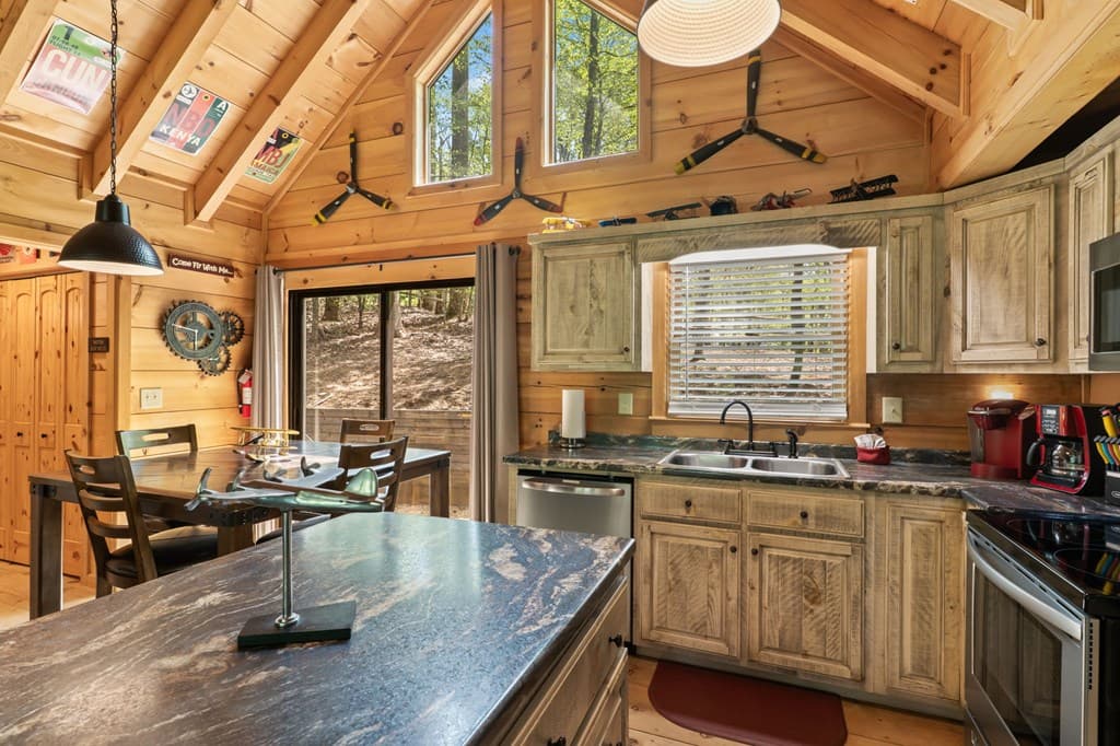 431 Little Bushy Head Road, Blue Ridge GA 30513 - Photo