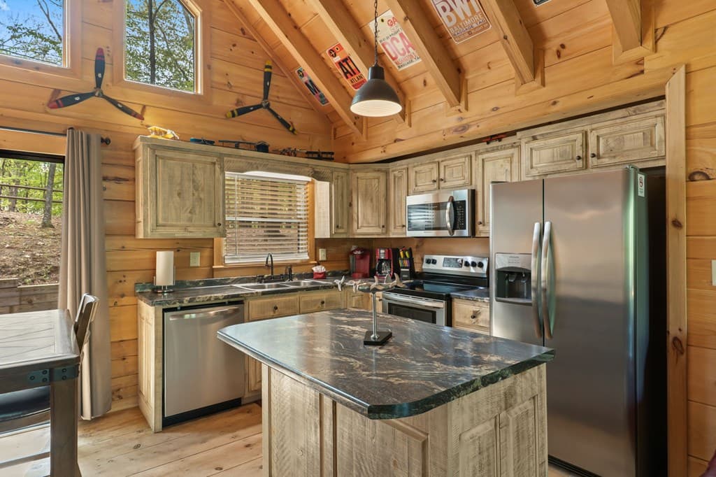 431 Little Bushy Head Road, Blue Ridge GA 30513 - Photo