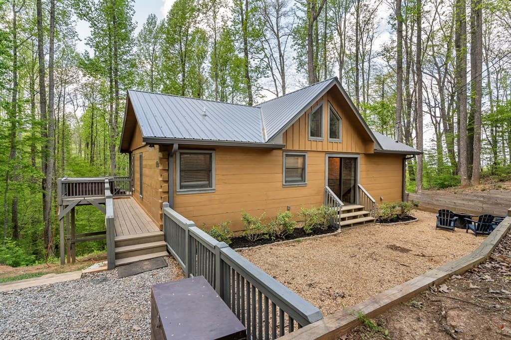 431 Little Bushy Head Road, Blue Ridge GA 30513 - Photo