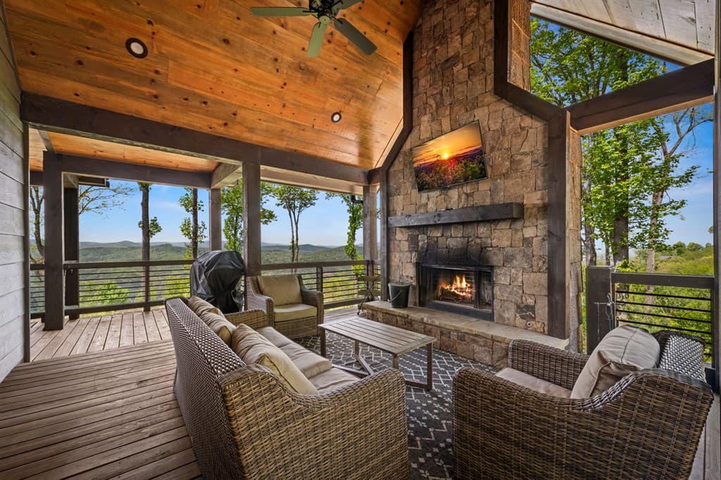 802 Overlook Drive, Blue Ridge GA 30513 - Photo
