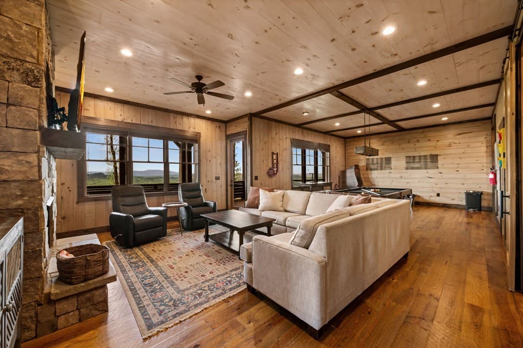 802 Overlook Drive, Blue Ridge GA 30513 - Photo